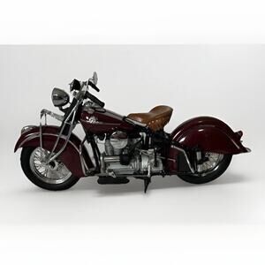 Franklin Mint 1:10 Scale 1942 Indian Motorcycle.